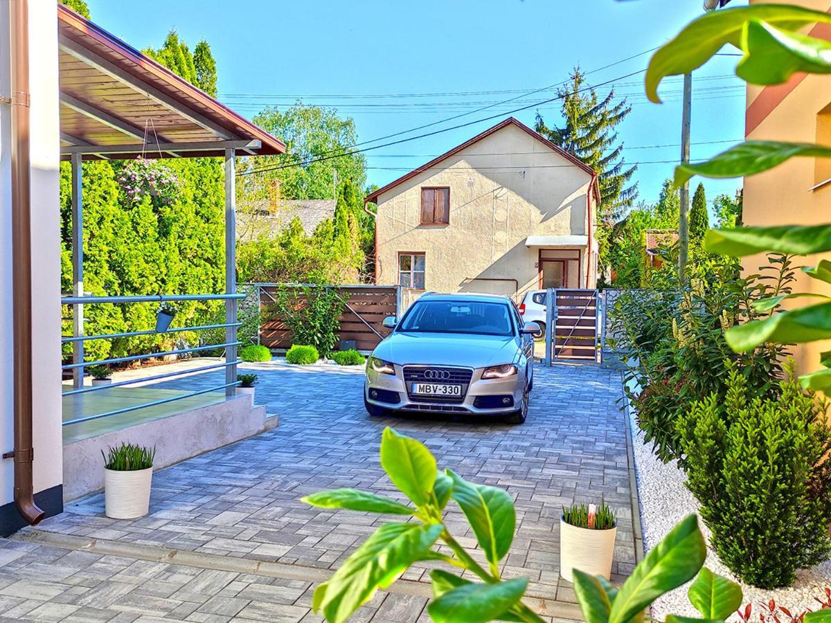 White Stone Apartman Hajdúszoboszló Esterno foto