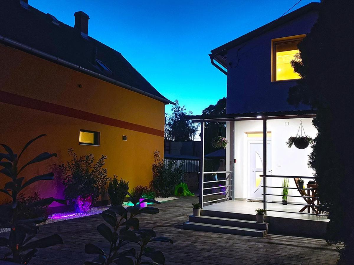 White Stone Apartman Hajdúszoboszló Esterno foto