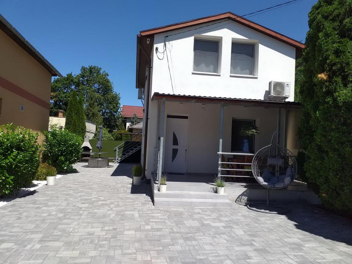White Stone Apartman Hajdúszoboszló Esterno foto